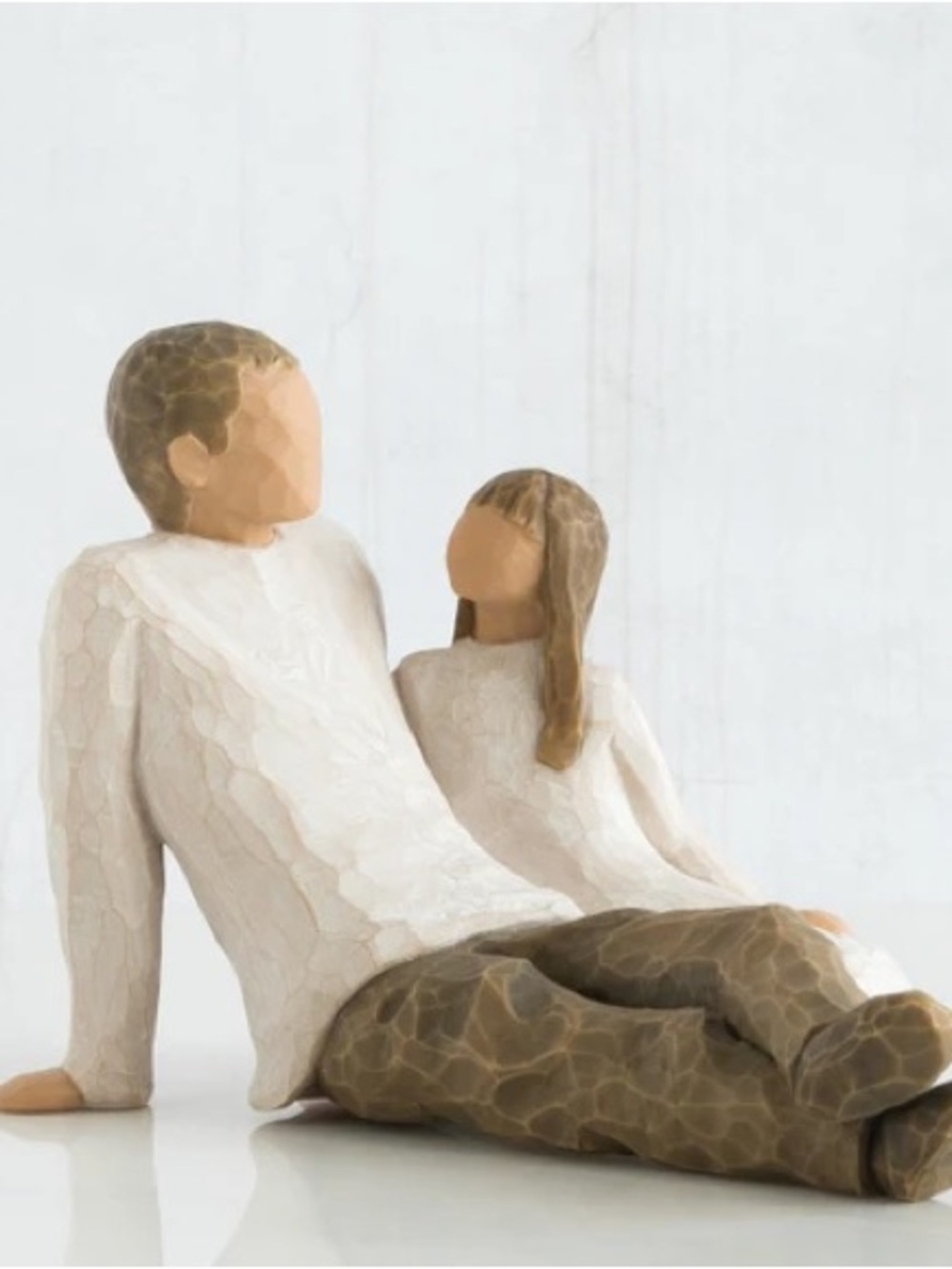 Father and Daughter Sculpted Figure